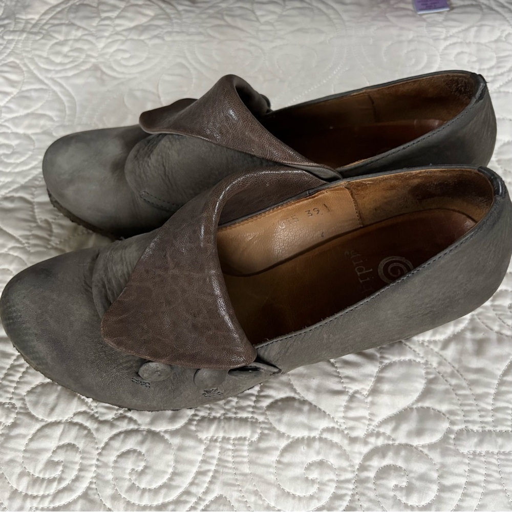 Gidigio Women's Gray and Brown Heeled Boots